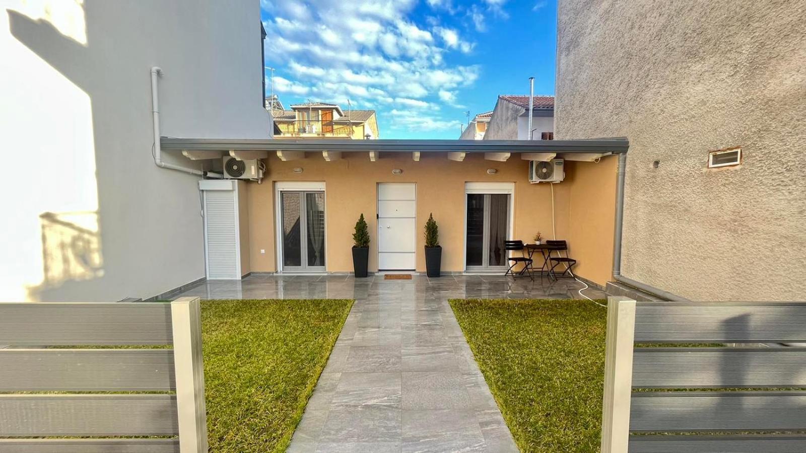Ria'S Gardenview Apartment Ioannina Exterior photo